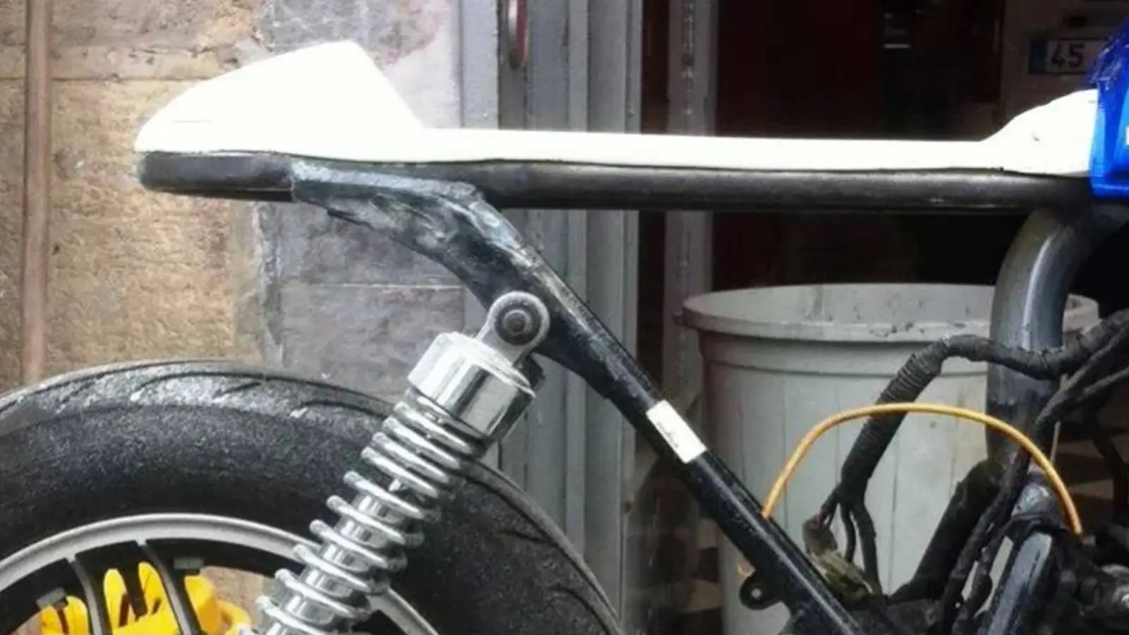 Cafe Racer sele yapım