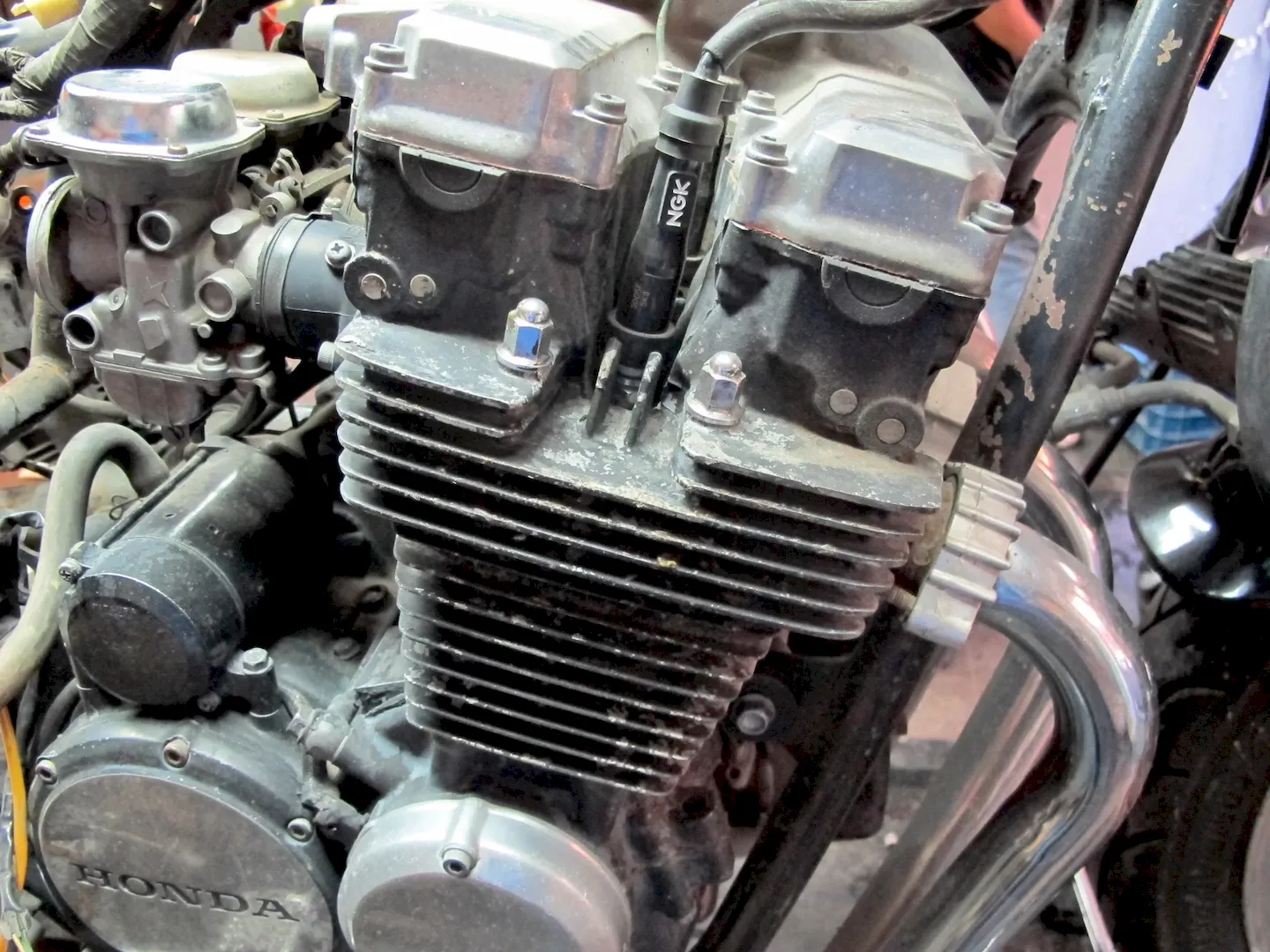Café Racer 02-Honda Night Hawk söküm, motor bölümü