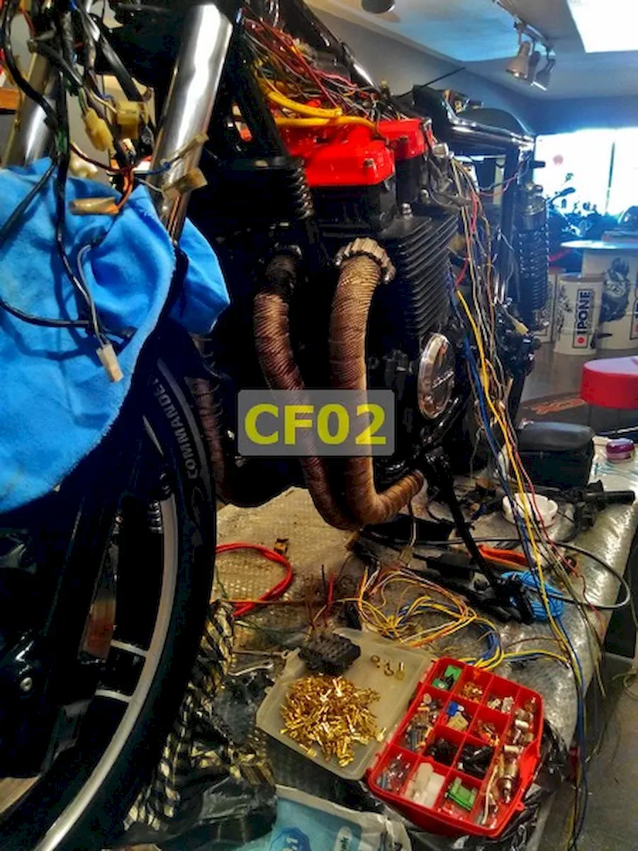 Café Racer 02 motosiklet-liftte elektrik işleri kablo ve pabuçlar soketler