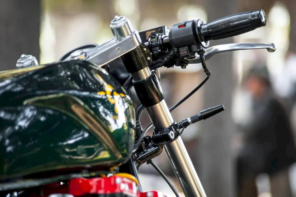 Café Racer 02 motosiklet-sağ taraftan gidon yakın çekim