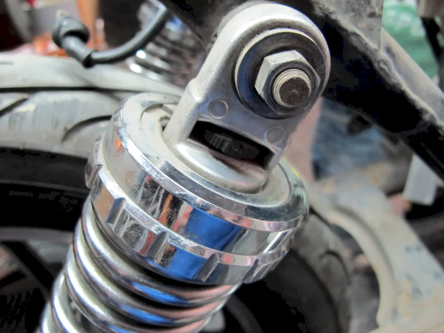 Café Racer 02 motosiklet-söküm arka amortisör üst taraf ayrıntı