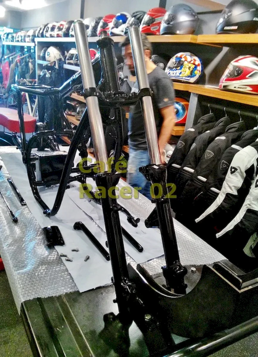 Café Racer 02 motosiklet-boyadan geliş toplama, çatal ve şasi